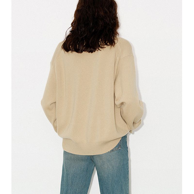 Sveter zo zmesi ovčej vlny a kašmíru, jednobarevný, V-krk, dlhé rukávy, jeseň 2025