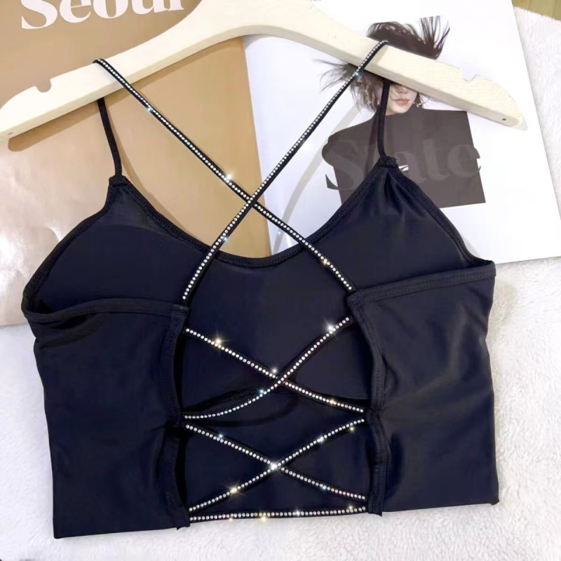 Bezramenički top od Ice Silk s umetkom za dojke i dijamantnim ukrasima, oblikuje lijep leđa