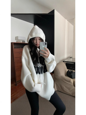 Kapucija džemper-palto s izšivenim slovima, ležerna silueta, viskozna vlakna 80–90%, dugi rukavi