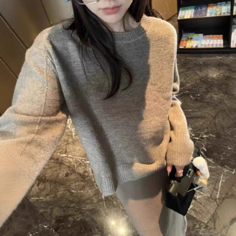 Vlna-poliesterová pletená mikina, raglánové rukávy, hrubá, jednofarebná, voľný strih, okrúhly výstrih, dlhé rukávy, jeseň-zima 2024