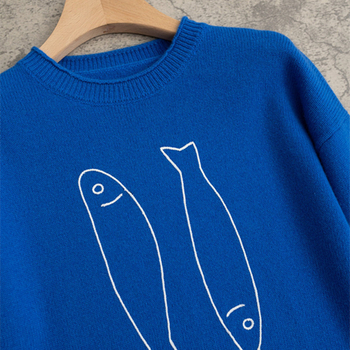 Ženski pleteni džemper s motivom Little Fish, opušteni ležerni stil, okrugli ovratnik, dugi rukavi, mješavina vune i kašmira (70–80% vuna, 30–50% kašmira), izvezeni detalji, japansko-korejski casual stil, zima 2025