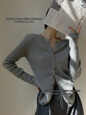 Merino vlnený kardigán pre ženy, hrubý pletený, štíhly strih, okrúhly výstrih, dlhé rukávy — zimná 2024