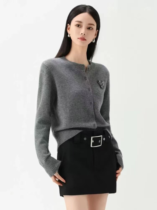 Vuneni kardigan s okruglim izrezom, dugi rukavi, jesen 2025