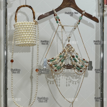 Halter camisole top s perlovým telovým reťazom – pre ženy, roztomilý, svieži a sladký štýl; hlavné zloženie látky 50–70%, Názov látky: Iné