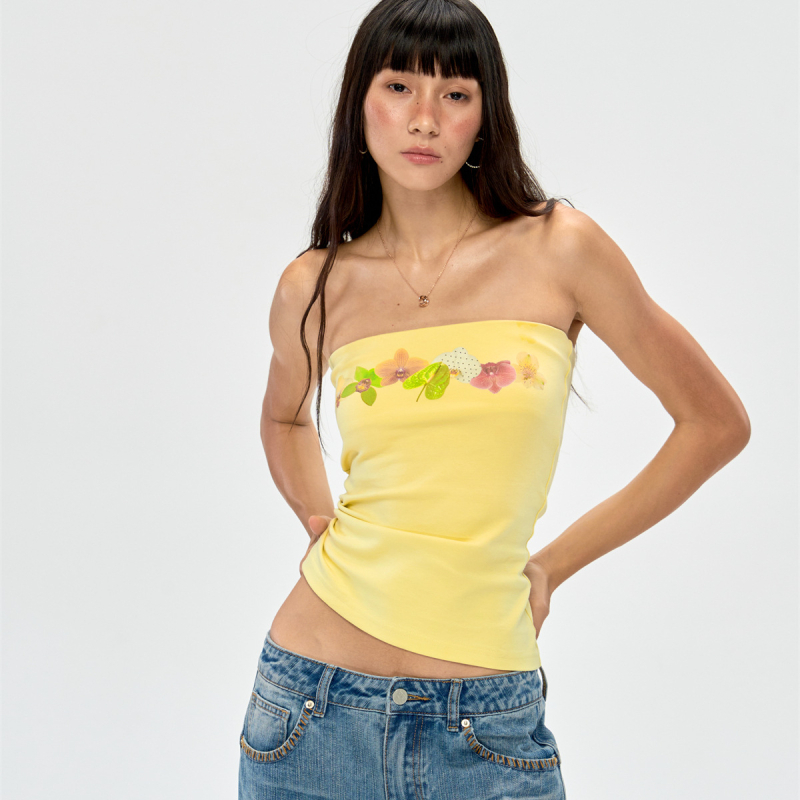 Top s ramienkami a kvetinovou potlačou, A-line strih, PVC látka, jar 2025, pre ženy