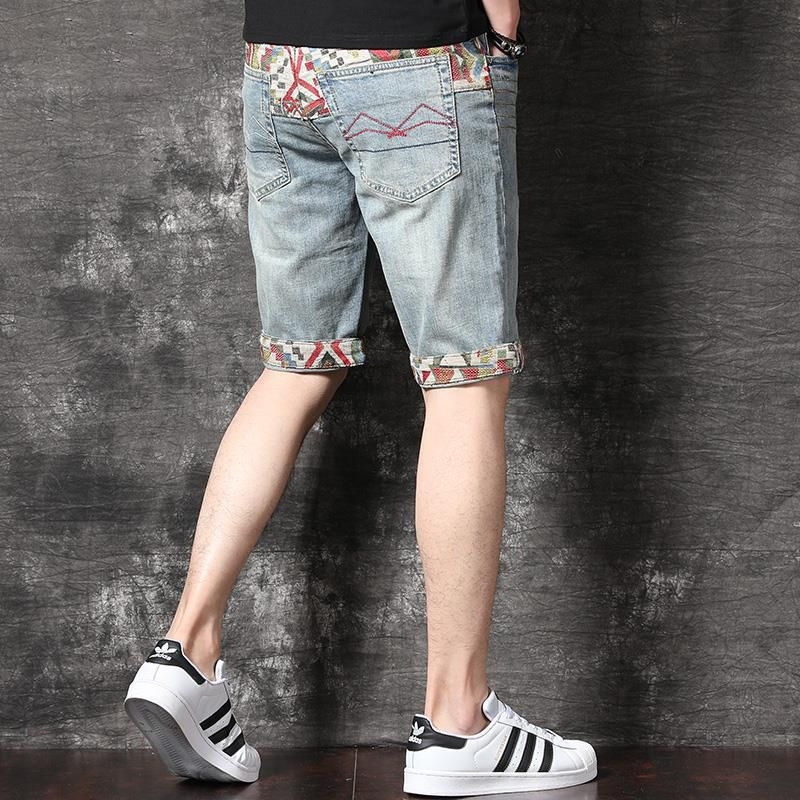 Pánske džínové šortky s výšivkou a dierami, ľahká luxusná móda, dĺžka do polovice stehna, zmes bavlny a polyesteru, voľný strih