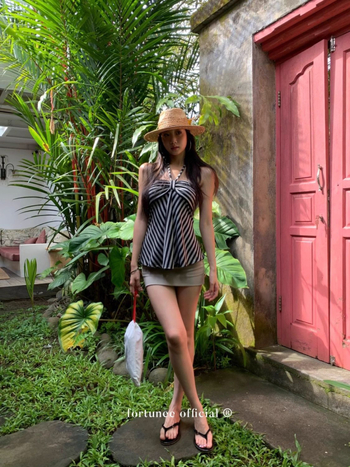 Pruhovaný top s halterom, bez rukávov, bez chrbta, A-štruktúra silueta, bavlnený materiál, odnímateľné ramienka