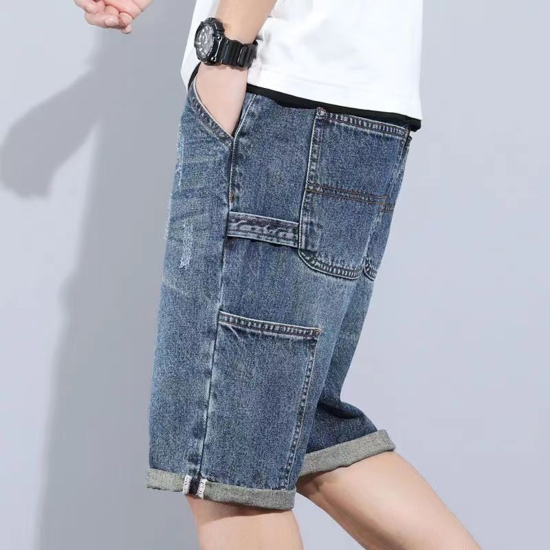 Pánske džínové šortky, potrhané detaily, stredná výška pása, rovný strih, zipsové zapínanie