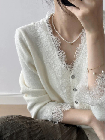 Vlnený cardigan s čipkou, V-ýstrih, zúžený pás, dlhé rukávy