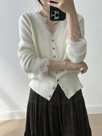 Vlnený cardigan s čipkou, V-ýstrih, zúžený pás, dlhé rukávy