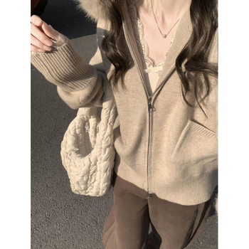 Dámske tričko s dlhými rukávmi zo zmesi kašmíru a polyesteru, jednobarevné, V-krk, úzky strih