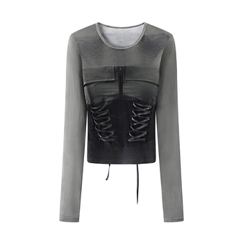T-shirt slim fit, dugi rukavi, okrugli izrez, materijal pamuk-poliester, detalj kolaz