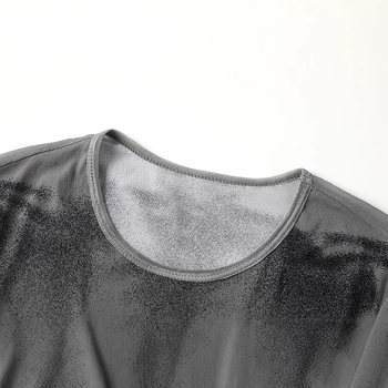 T-shirt slim fit, dugi rukavi, okrugli izrez, materijal pamuk-poliester, detalj kolaz