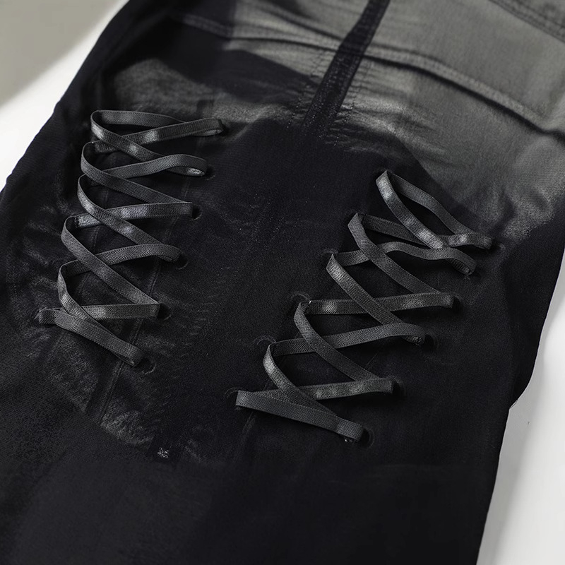 T-shirt slim fit, dugi rukavi, okrugli izrez, materijal pamuk-poliester, detalj kolaz