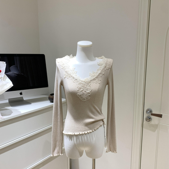 Pletené tričko s výstrihom do V, 3/4 rukávy, úzky strih, akrylové vlákno