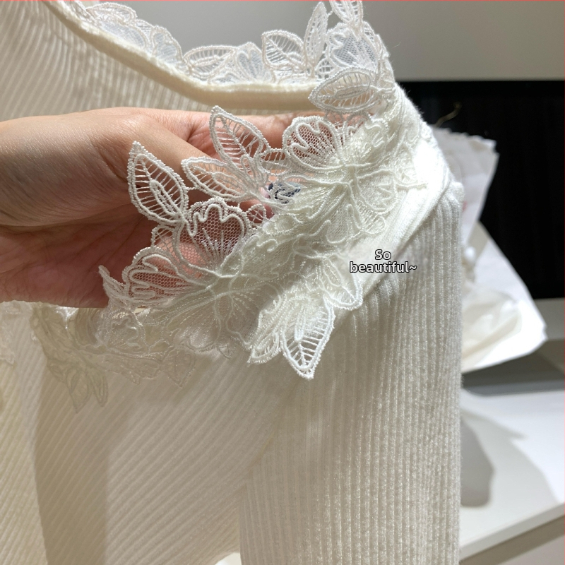 Pletené tričko s výstrihom do V, 3/4 rukávy, úzky strih, akrylové vlákno