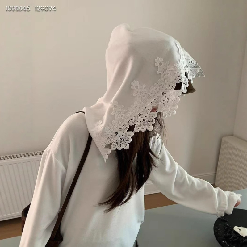 Bavlnená mikina s kapucňou a dlhými rukávmi, krajková vsádka, voľný strih, 90–95% bavlna, zimná 2025 verzia