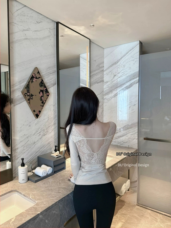 Tričko s čipkou, dlhé rukávy, okrúhly výstrih, polyester, dĺžka 50–65 cm, elegantný kancelársky štýl