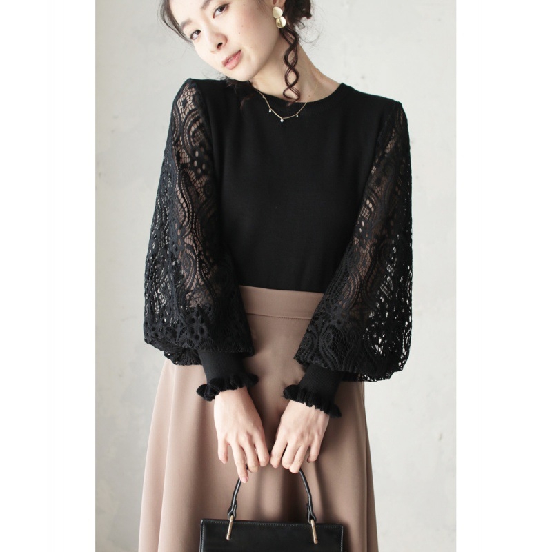 Pleteni top s čipkastim balonastim rukavima, casual (Proljeće 2023)