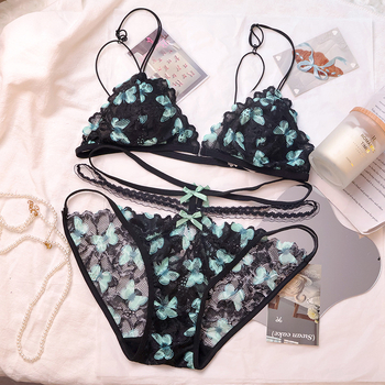 Luks čipka, trokutasti košarici, bez žice, s pamučnom podstavom, čvrste dvostruke naramenice (Čipka; Bez žice; Trokutaste košarice; Pamučna podstava; Čvrste dvostruke naramenice)