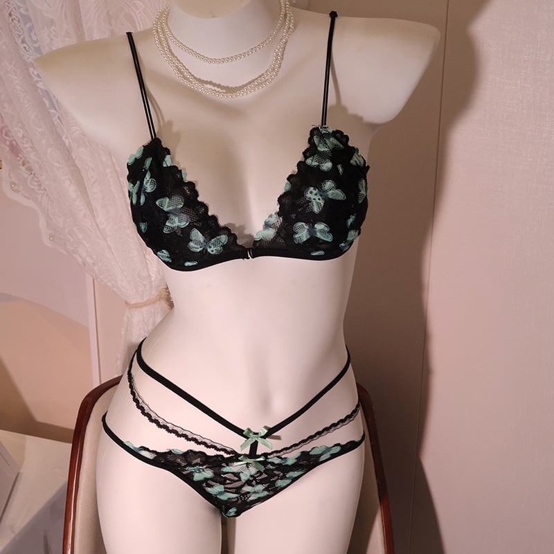 Luks čipka, trokutasti košarici, bez žice, s pamučnom podstavom, čvrste dvostruke naramenice (Čipka; Bez žice; Trokutaste košarice; Pamučna podstava; Čvrste dvostruke naramenice)