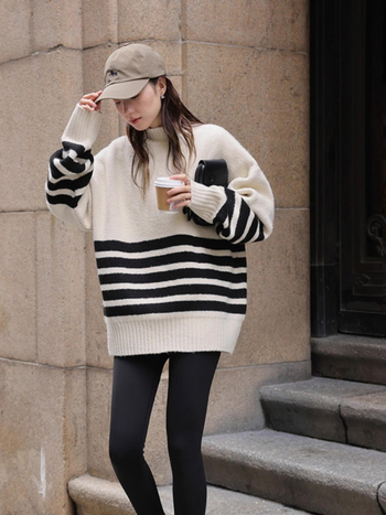 Trudnički pleteni džemper – korejski casual stil, srednja duljina, okrugli ovratnik, dugi rukavi, prugasto mrežasti uzorak, poliester tkanina (90–95%)