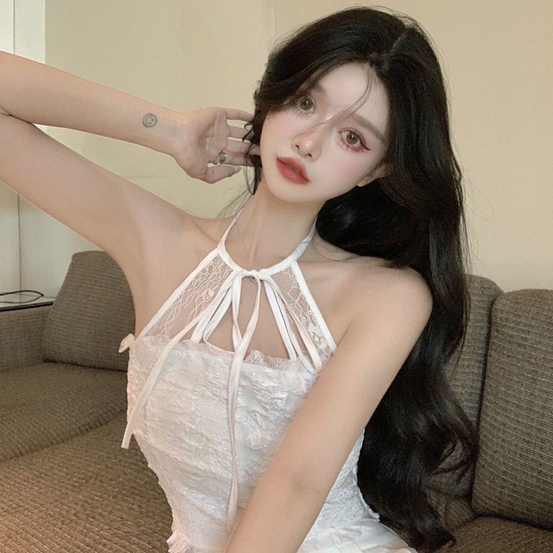 Čipkasti halter top bez leđa, s jastučićem za prsa, najlon materijal, tanke oblikovane šalice