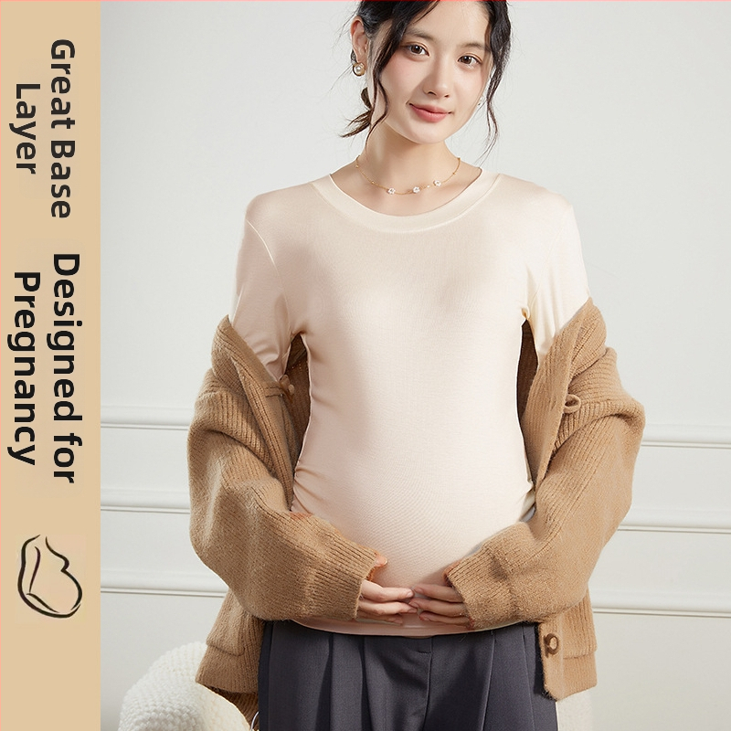 Mātei pamata tops ar mežģīnēm, viskozes audums, gara silueta, apaļš kakla izgriezums, ¾ piedurknes