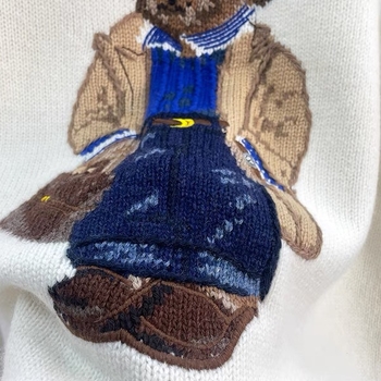 Vilnas un kašmīra džemperis ar lāču izšuvumu, apaļš kakls, garas piedurknes, šaurs piegriezums