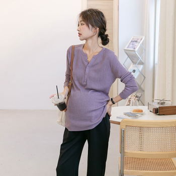 Trudnički pamučni pleteni top - elastični uži kroj, dugi rukavi, okrugli izrez, s polu-gumbima