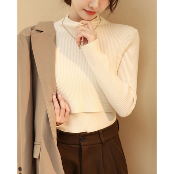 Dojilni pulover, 80-90% poliester, 3/4 rukava, kapuljača, poludubni vrat, uski kroj