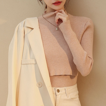 Dojilni pulover, 80-90% poliester, 3/4 rukava, kapuljača, poludubni vrat, uski kroj