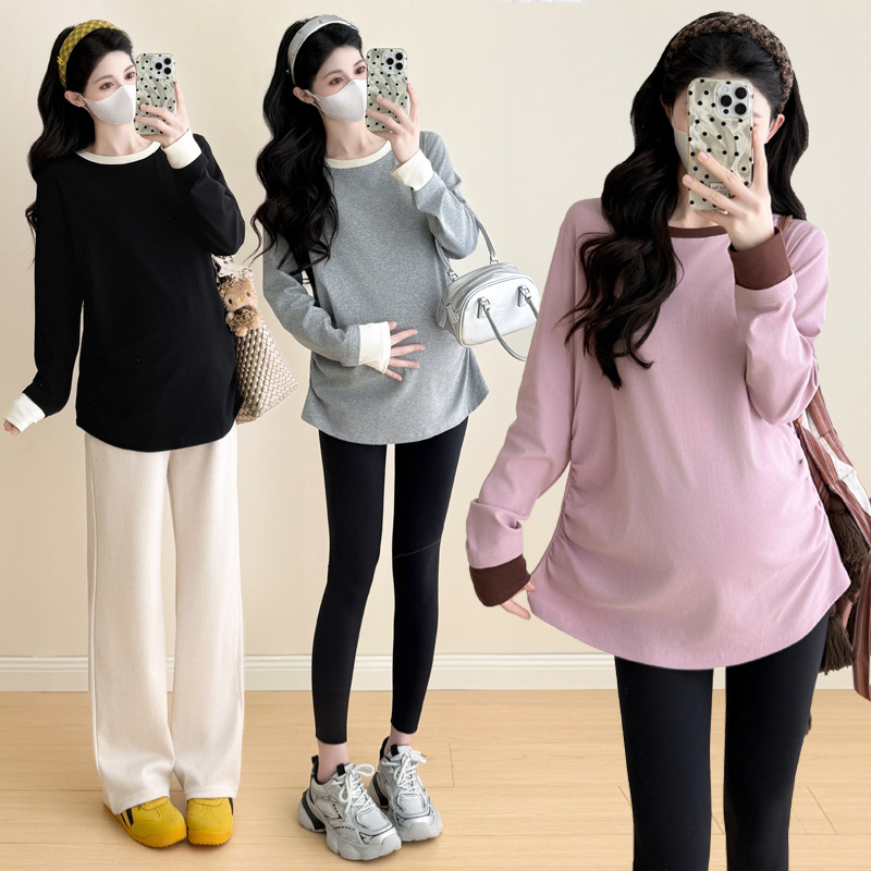 Trudnička pletena majica od pamuka s visokim stupnjem elastičnosti, dugim rukavima, okruglim izrezom, normalne duljine