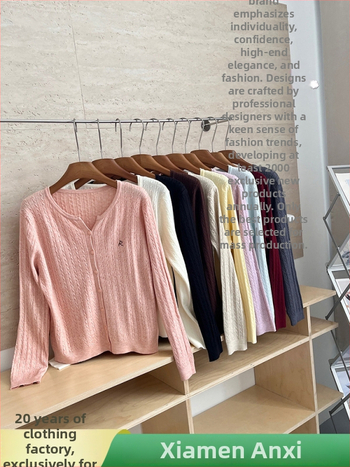 Pletený kardigán s výšivkou, okrúhly výstrih, dlhé rukávy, voľný strih — dámsky voľnočasový pletený sveter