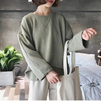 Majica za dojenje - pamuk-viskoza mješavina, 30–50% viskoze, dugi rukavi, okrugli ovratnik, srednja duljina, otvor za dojenje, casual stil