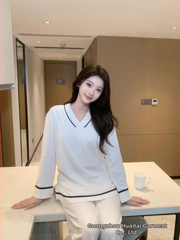 Māmiņu barošanas pidžamas, garas piedurknes, V-veida kakls, vienkrāsainas, kokvilna >95%, kods A2209