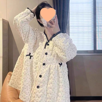 Pijama set za majčinstvo i dojenje – jesen-zima, mali cvjetni uzorak, dugi rukavi, polo ovratnik, TR tkanina