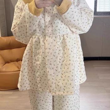 Pijama set za majčinstvo i dojenje – jesen-zima, mali cvjetni uzorak, dugi rukavi, polo ovratnik, TR tkanina