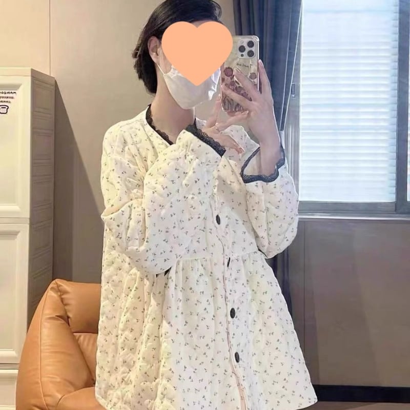 Pijama set za majčinstvo i dojenje – jesen-zima, mali cvjetni uzorak, dugi rukavi, polo ovratnik, TR tkanina