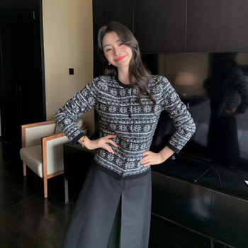 Dámsky kardigán z kašmíru a vlneného zmesi, jednofarebný pletený vzor, okrúhly výstrih, dlhé rukávy, elegantný mestský štýl.