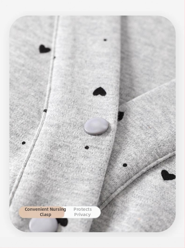 Grūtnieču pižāma barošanai ar krūšu palikļiem — divu gabalu komplekts, garās piedurknes, V formas kakla izgriezums, geometrijsks raksts, kokvilnas-poliestera ar spandeksu