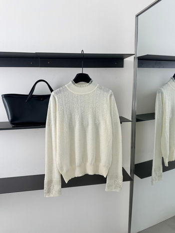 Pletený sveter s kapucňou, poloturtlý golier, dlhé rukávy, voľný strih, zmes vlnená 50–70%, trojgombíkové zapínanie