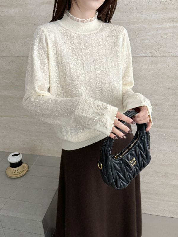 Pletený sveter s kapucňou, poloturtlý golier, dlhé rukávy, voľný strih, zmes vlnená 50–70%, trojgombíkové zapínanie