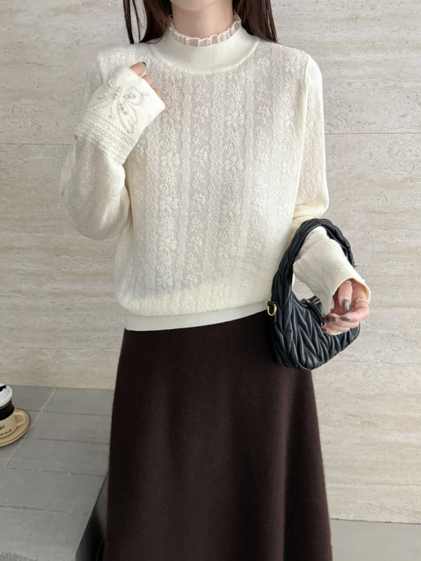 Pletený sveter s kapucňou, poloturtlý golier, dlhé rukávy, voľný strih, zmes vlnená 50–70%, trojgombíkové zapínanie