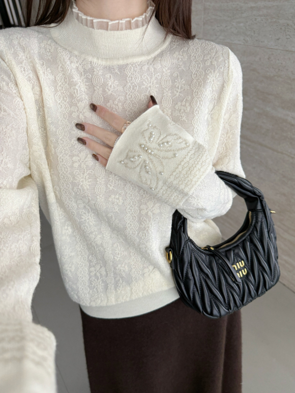 Pletený sveter s kapucňou, poloturtlý golier, dlhé rukávy, voľný strih, zmes vlnená 50–70%, trojgombíkové zapínanie