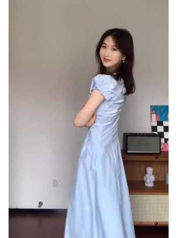 Materninska haljina za dojenje, V-izrez, plisirana, uski kroj, srednja duljina, rukavi princeze