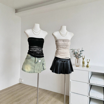 Dámske bezramienkové tielko s dierovaným vzorom, štíhly strih, leto 2025, vlákno z polyetylénu