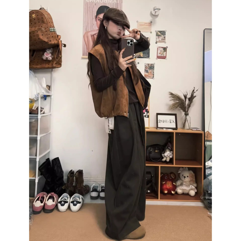 Dámska velúr vesta – elegantný mestský štýl, okrúhly výstrih, voľný strih, dĺžka 50-65 cm, zima 2025