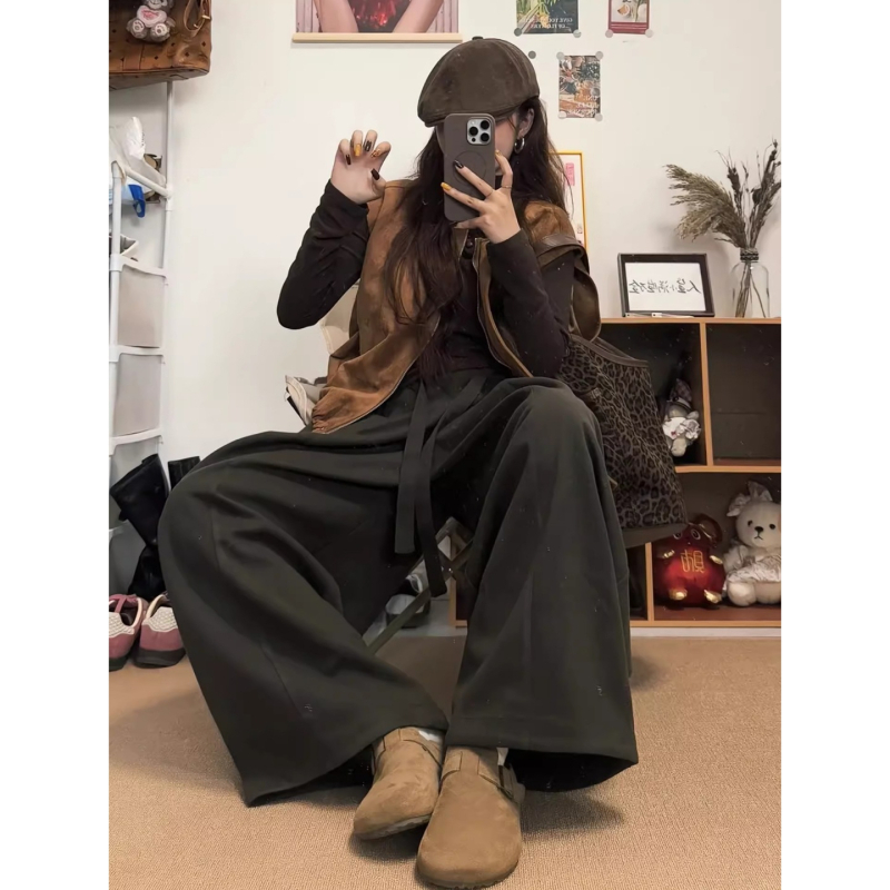 Dámska velúr vesta – elegantný mestský štýl, okrúhly výstrih, voľný strih, dĺžka 50-65 cm, zima 2025