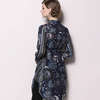 Polyesterové šaty–košeľa s geometrickým vzorom, dvojdielna súprava, golier rever, dlhé rukávy, nepravidelný lem, dlhá dĺžka